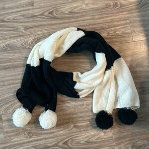 NWT BCBG scarf